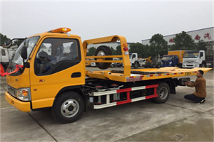 太和哪里有拖车服务